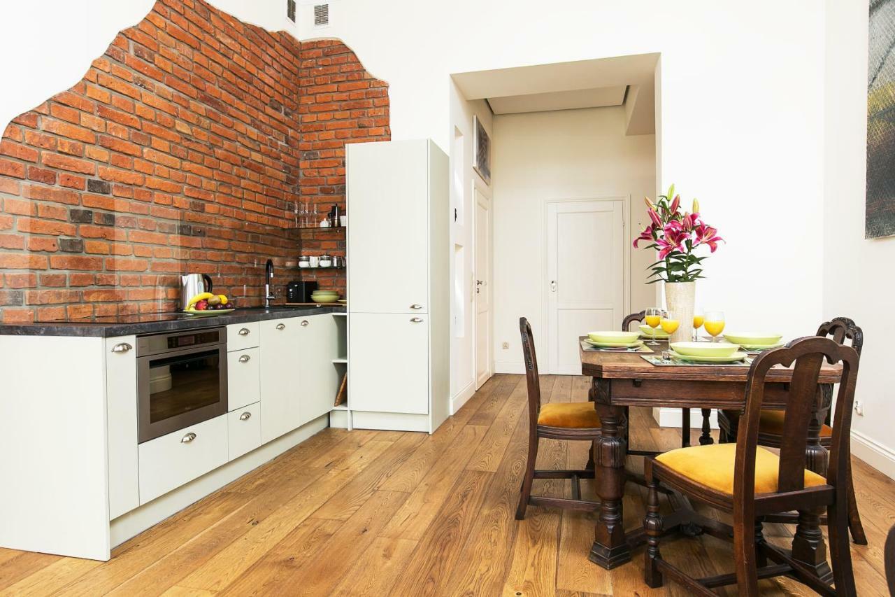 Old Town Brigue Apartment By Otium クラクフ エクステリア 写真